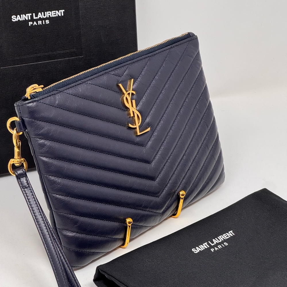 💯Authentic YSL Navy Blue Cassandra Chevron Wristlet - Picture 5 of 12